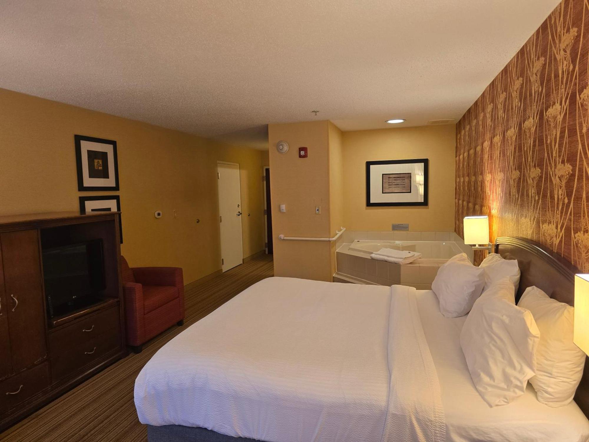 Country & By Radisson, Convention Center 3* Altoona