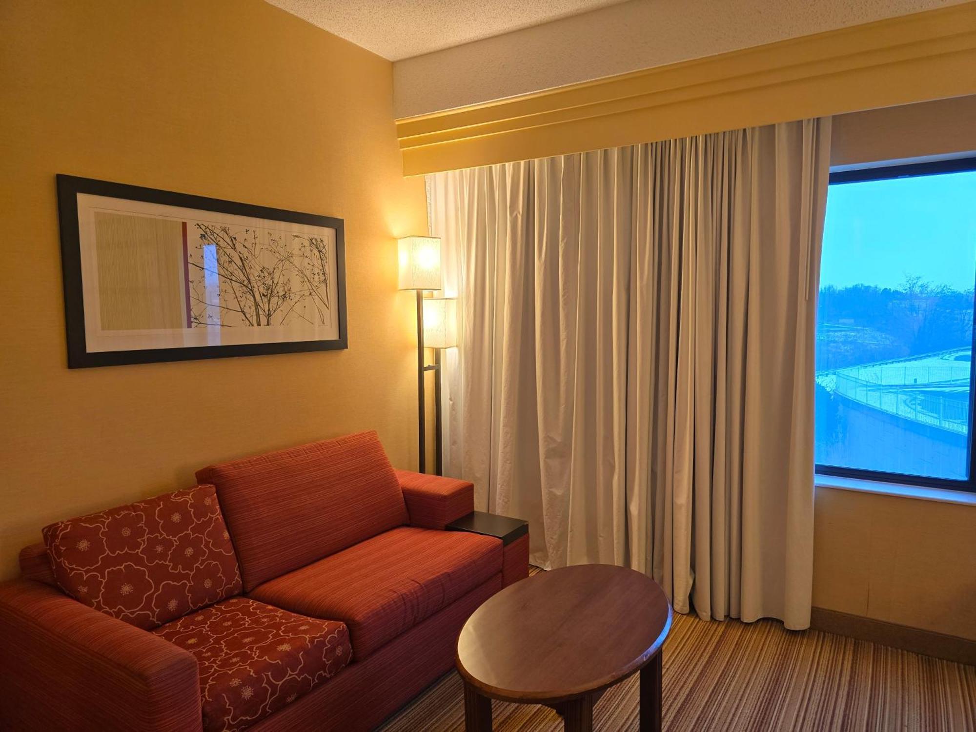 Country & By Radisson, Convention Center 3*