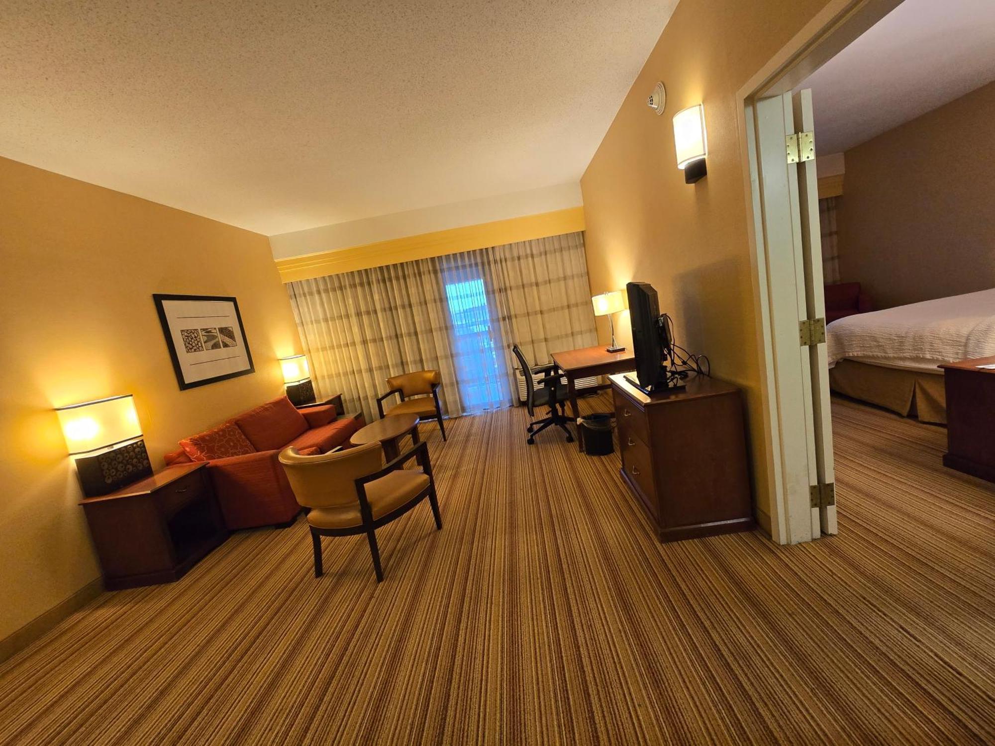 Country & By Radisson, Convention Center Hotel 3*