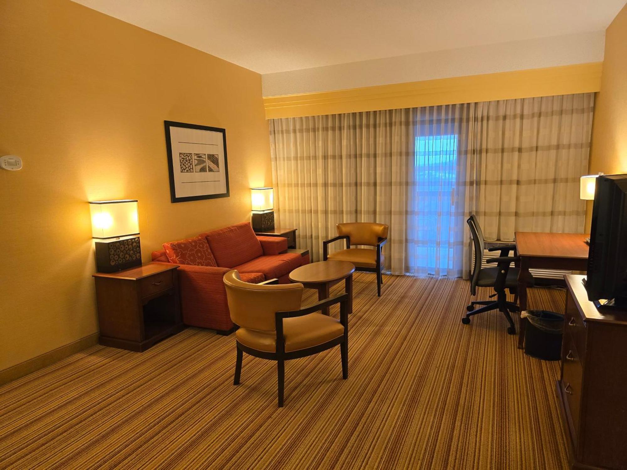 Country & By Radisson, Convention Center