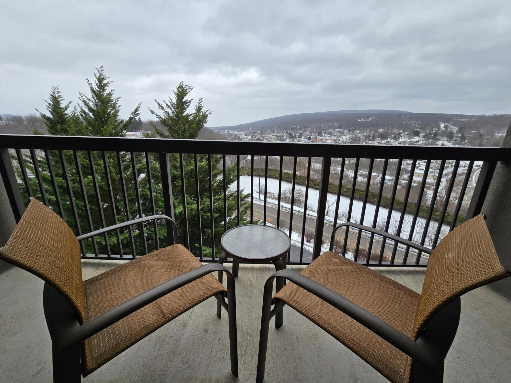 Country & By Radisson, Convention Center Hotel Altoona