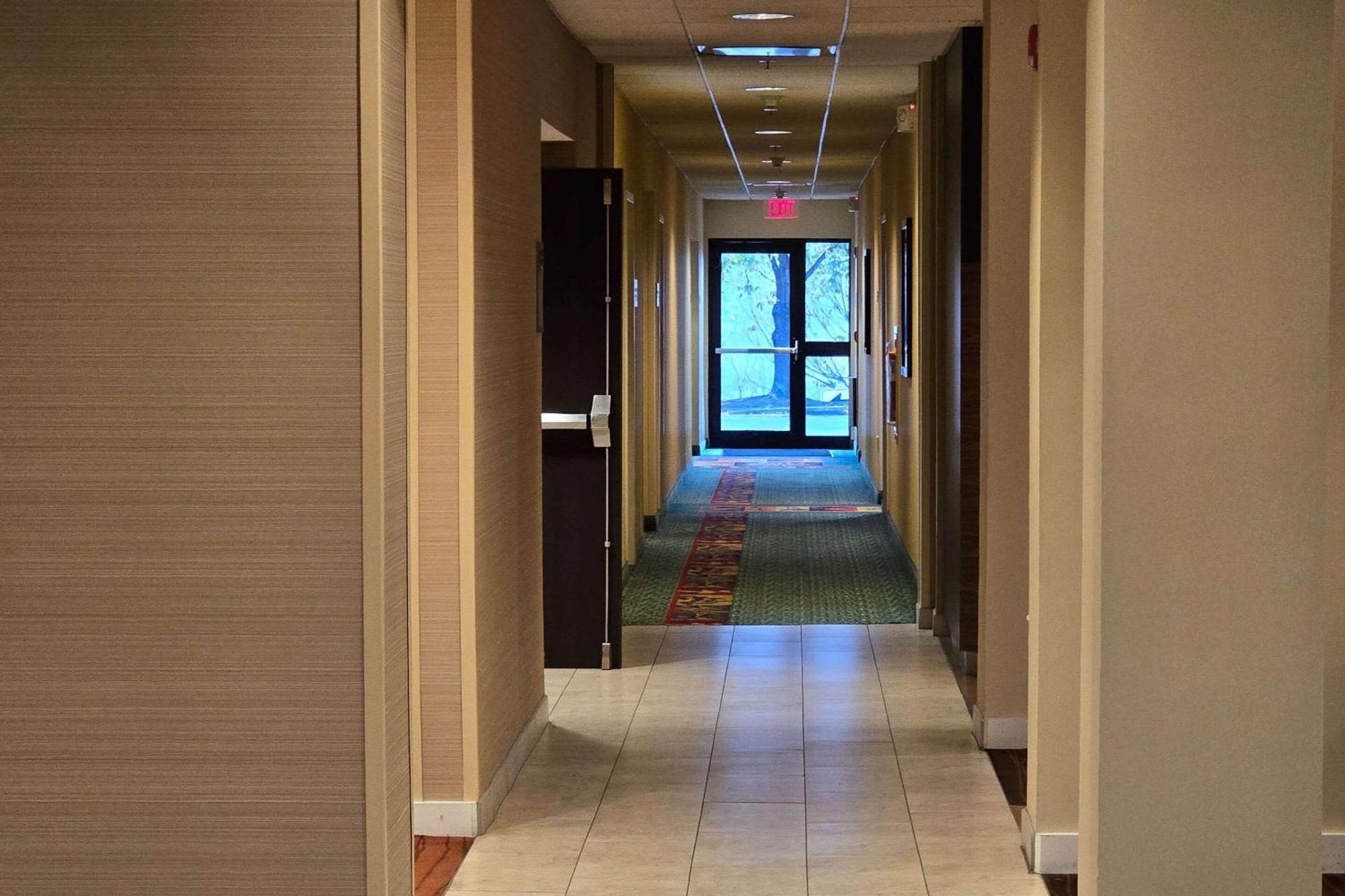 Country & By Radisson, Convention Center Hotel 3*