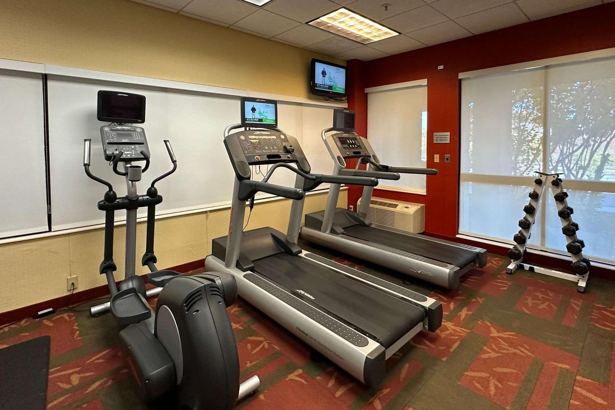 Hotel Country & By Radisson, Convention Center Altoona