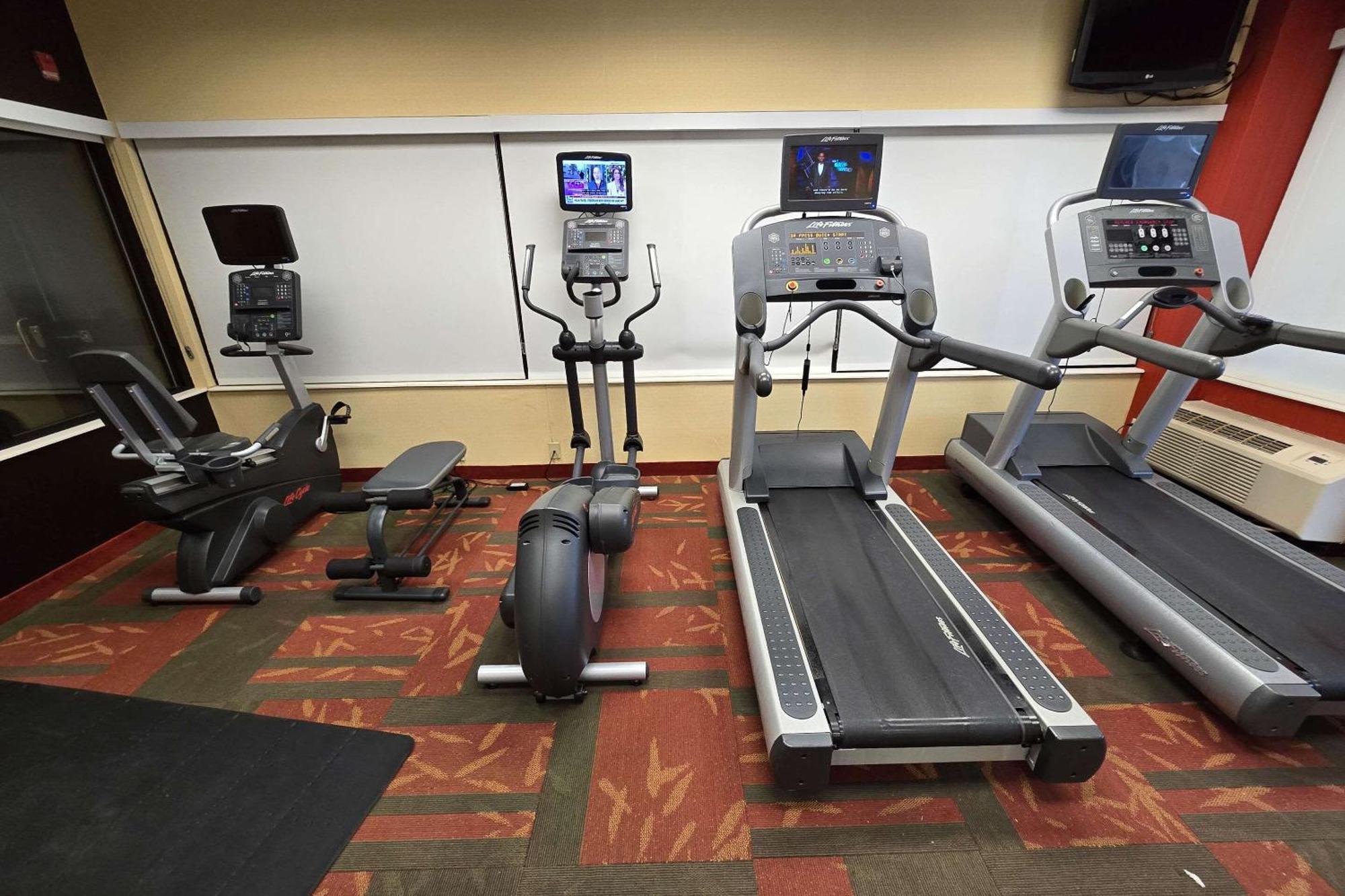Country & By Radisson, Convention Center 3* Altoona