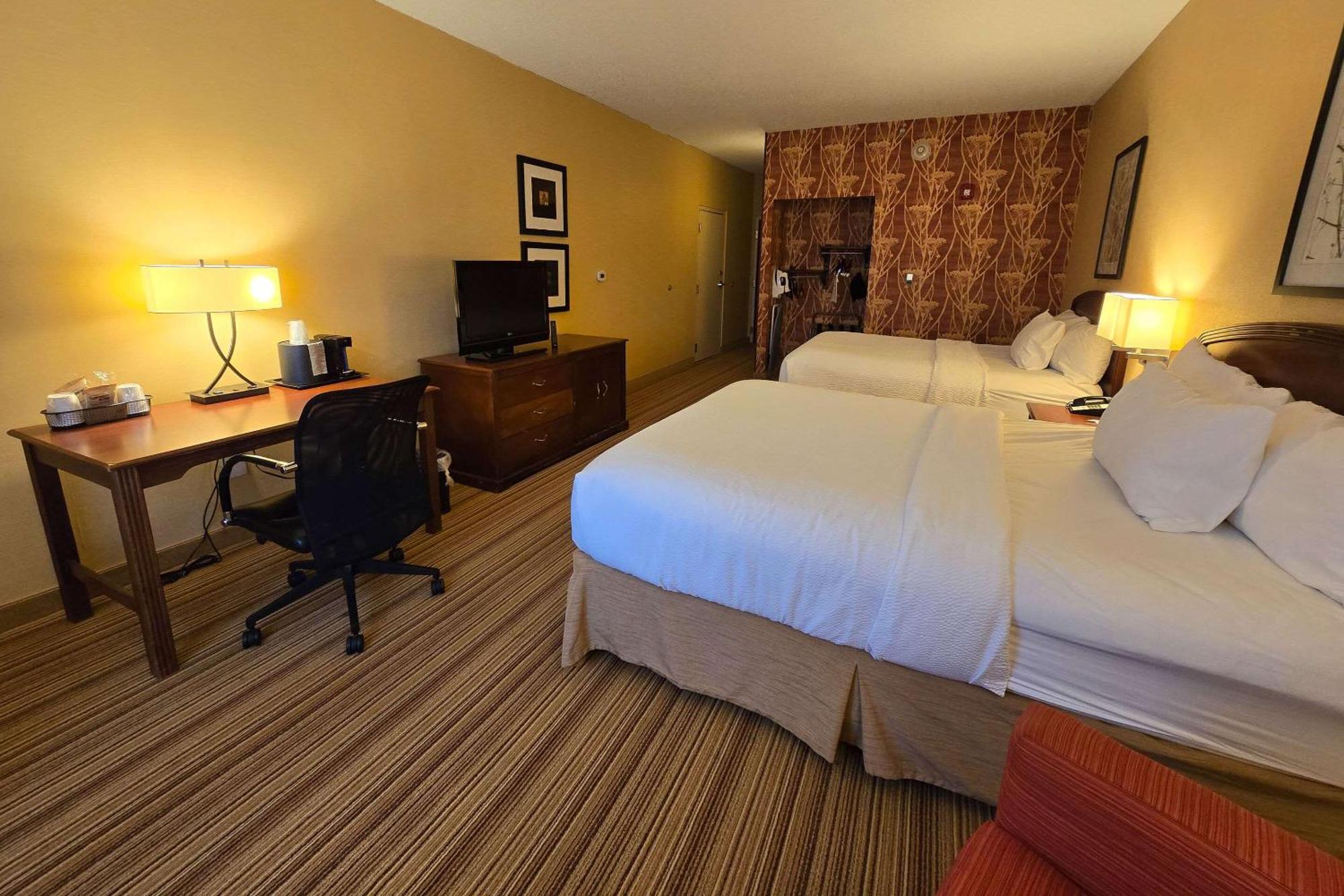Country & By Radisson, Convention Center 3* Altoona